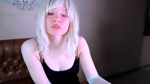 Snapshot of bat_laughing_bat chatting on April 7, 10:53 pm Ask me online show from April 7, 10:53 pm