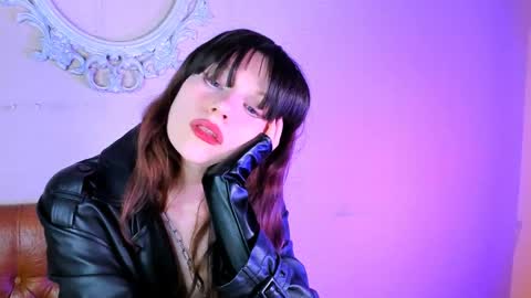 Ask me  online show from June 9, 10:32 pm