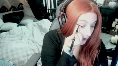 Audrey online show from December 5, 6:33 am