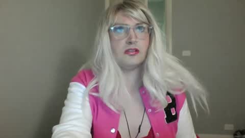 Snapshot of bawblejam chatting on February 15, 5:39 pm BjBambi online show from February 15, 5:39 pm