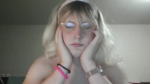 Snapshot of bawblejam chatting on March 11, 5:19 pm BjBambi online show from March 11, 5:19 pm
