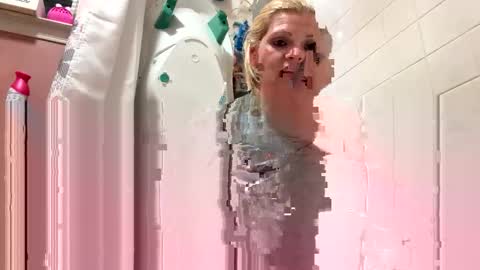 Baylee online show from April 14, 6:08 am