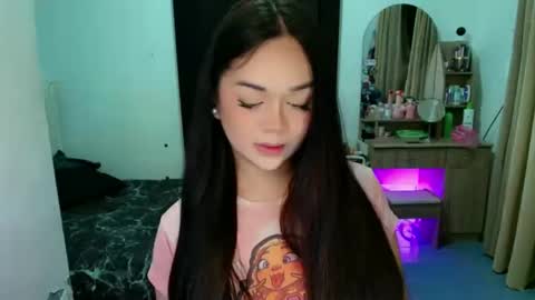 Snapshot of bb__angelxx chatting on May 9, 1:11 am Angel online show from May 9, 1:11 am