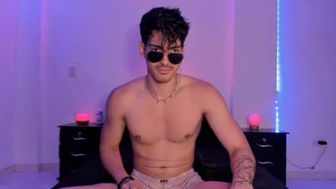 Snapshot of bbbeachboy chatting on January 5, 9:03 pm Valentino online show from January 5, 9:03 pm