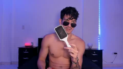 Snapshot of bbbeachboy chatting on January 7, 12:13 am Valentino online show from January 7, 12:13 am
