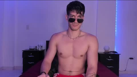 Snapshot of bbbeachboy chatting on February 17, 9:30 pm Valentino online show from February 17, 9:30 pm