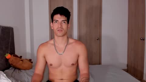 Snapshot of bbbeachboy chatting on September 23, 11:30 pm Valentino online show from September 23, 11:30 pm