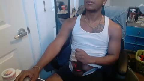 Snapshot of bbc_elrey chatting on April 28, 3:39 pm Racks online show from April 28, 3:39 pm