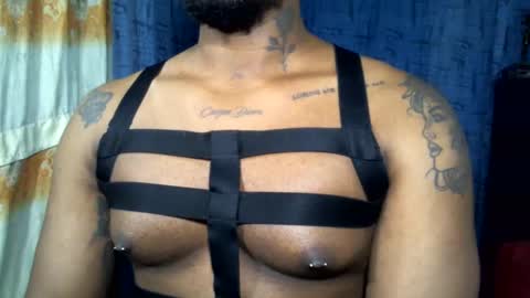 Snapshot of bbc_muscular chatting on March 10, 3:34 am camilo online show from March 10, 3:34 am