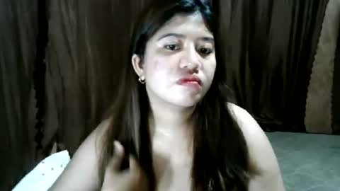 Snapshot of bbflower29 chatting on May 4, 7:10 pm bbflower29 online show from May 4, 7:10 pm