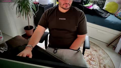 Snapshot of bbking1980 chatting on December 2, 2:08 pm CallMeDaddy online show from December 2, 2:08 pm