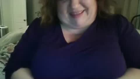Snapshot of bbw_alltheway chatting on May 7, 1:44 am bbw_alltheway online show from May 7, 1:44 am