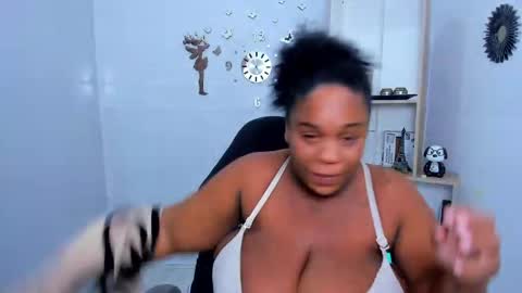 Snapshot of bbw_charlote chatting on May 11, 12:22 pm Charlote online show from May 11, 12:22 pm