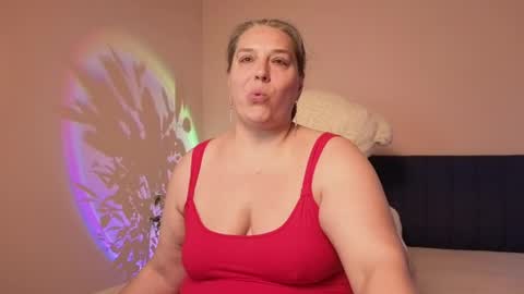 Snapshot of bbw_goddes chatting on June 7, 3:10 am Love online show from June 7, 3:10 am