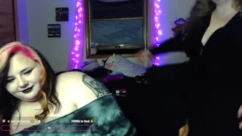 Snapshot of bbwbabe_freya chatting on January 11, 4:06 am pixie online show from January 11, 4:06 am