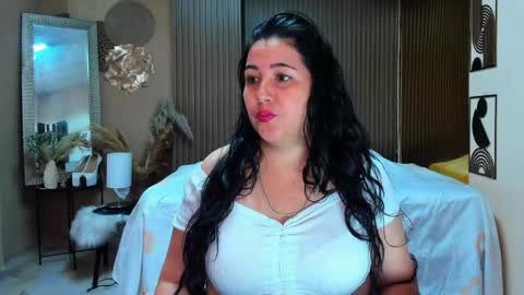Snapshot of bbwluxurymuse chatting on June 6, 11:48 am bbwluxurymuse online show from June 6, 11:48 am