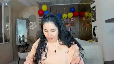 Snapshot of bbwluxurymuse chatting on June 20, 12:08 pm bbwluxurymuse online show from June 20, 12:08 pm