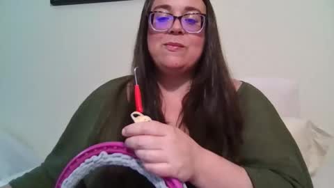 Snapshot of bbwsophiecooks chatting on April 19, 4:28 pm Sophie BBW online show from April 19, 4:28 pm