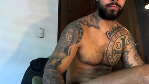 Snapshot of bby044 chatting on December 4, 2:26 pm bby044 online show from December 4, 2:26 pm