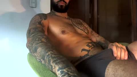 Snapshot of bby044 chatting on December 16, 1:32 pm bby044 online show from December 16, 1:32 pm