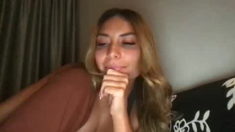 Snapshot of bbypiamia chatting on May 30, 2:14 pm bbypiamia online show from May 30, 2:14 pm
