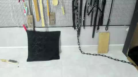 Snapshot of bdsm_meduza chatting on February 15, 8:35 am Meduza online show from February 15, 8:35 am