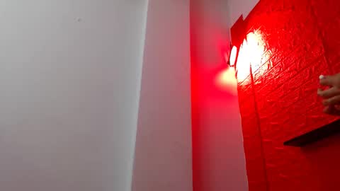 rever online show from February 19, 2:51 am