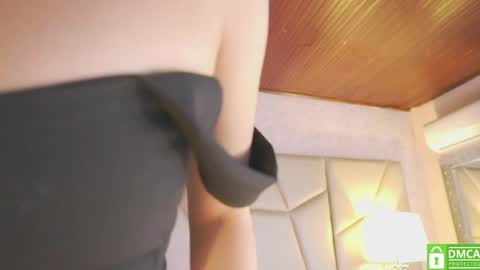 Snapshot of be_curiouss_ chatting on May 30, 12:02 pm Helena Evan online show from May 30, 12:02 pm