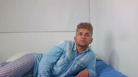 Sara  Juan online show from December 27, 1:32 am