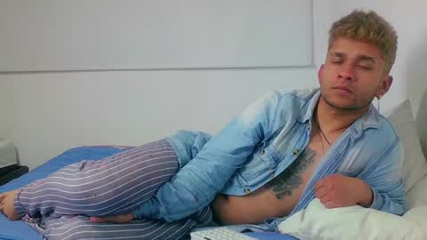 Sara  Juan online show from December 28, 7:22 am