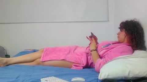 Sara  Juan online show from December 29, 8:11 am