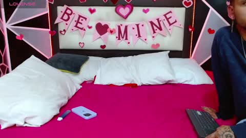 Sara  Juan online show from February 13, 8:06 am