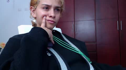 Snapshot of be_sinners chatting on July 18, 3:00 am Sara Juan online show from July 18, 3:00 am