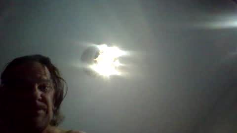 Snapshot of beachmonty chatting on December 2, 5:02 am beachmonty online show from December 2, 5:02 am