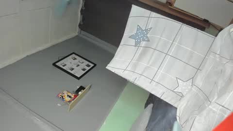 Miss B online show from January 6, 5:30 am