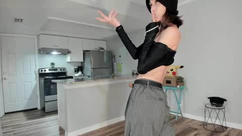 Snapshot of beaniebaby2 chatting on April 26, 12:41 am beaniebaby2 online show from April 26, 12:41 am