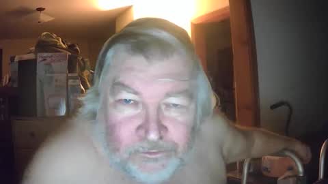 Snapshot of bear8620 chatting on January 31, 11:25 pm bear online show from January 31, 11:25 pm