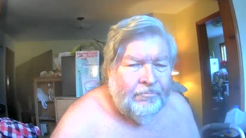 Snapshot of bear8620 chatting on June 13, 10:24 am bear online show from June 13, 10:24 am
