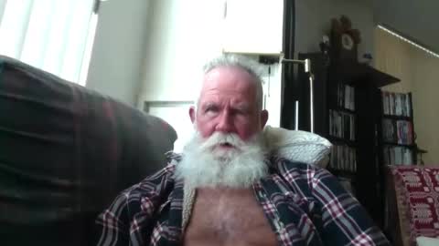 beardbushy online show from October 5, 4:27 pm