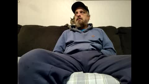 bearded_woodsman online show from December 4, 4:54 am