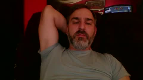 Snapshot of beardedambition chatting on September 19, 1:45 pm beardedambition online show from September 19, 1:45 pm