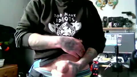 Snapshot of beardednjuicycock chatting on February 9, 1:48 pm beardednjuicycock online show from February 9, 1:48 pm