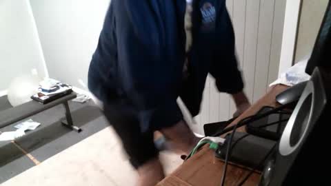 Snapshot of bearfer chatting on February 16, 11:12 pm bearfer online show from February 16, 11:12 pm