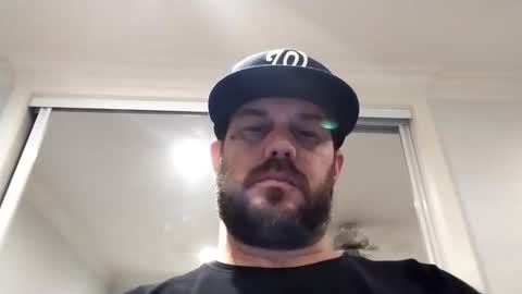 Snapshot of bearmeat209 chatting on November 1, 9:44 am Bearmeat online show from November 1, 9:44 am