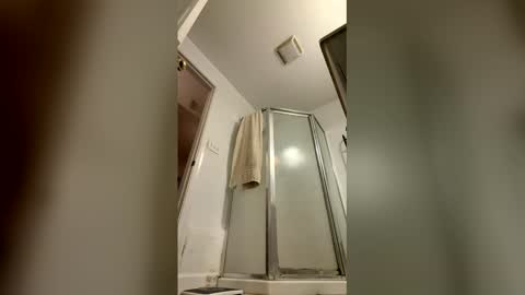 Snapshot of bearmeat4you chatting on March 14, 1:12 am bearmeat4you online show from March 14, 1:12 am