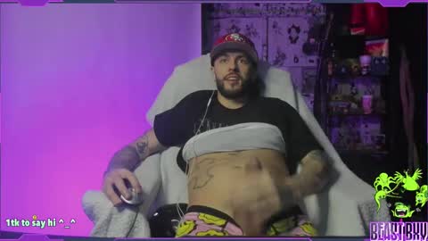 Snapshot of beastbxy chatting on January 1, 11:05 am beast bxy online show from January 1, 11:05 am