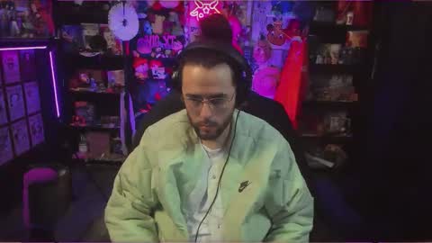 Snapshot of beastbxy chatting on October 15, 1:06 am beast bxy online show from October 15, 1:06 am