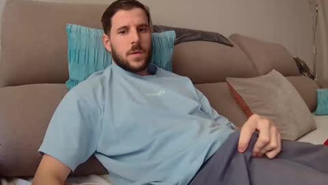 Snapshot of beastcumcam chatting on January 18, 3:27 pm beastcumcam online show from January 18, 3:27 pm