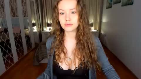 BeatriceWild online show from April 7, 11:10 am