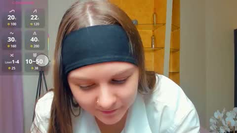 Snapshot of beatrixcutsforth chatting on October 13, 7:41 am Beatrix or Triss3 online show from October 13, 7:41 am